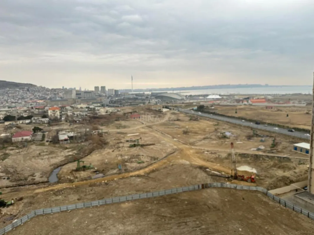 Satılır 2 otaqlı mənzil 83 m²