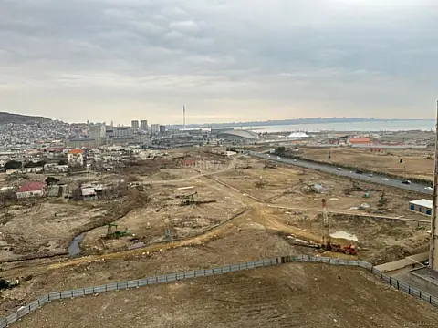 Satılır 2 otaqlı mənzil 83 m²