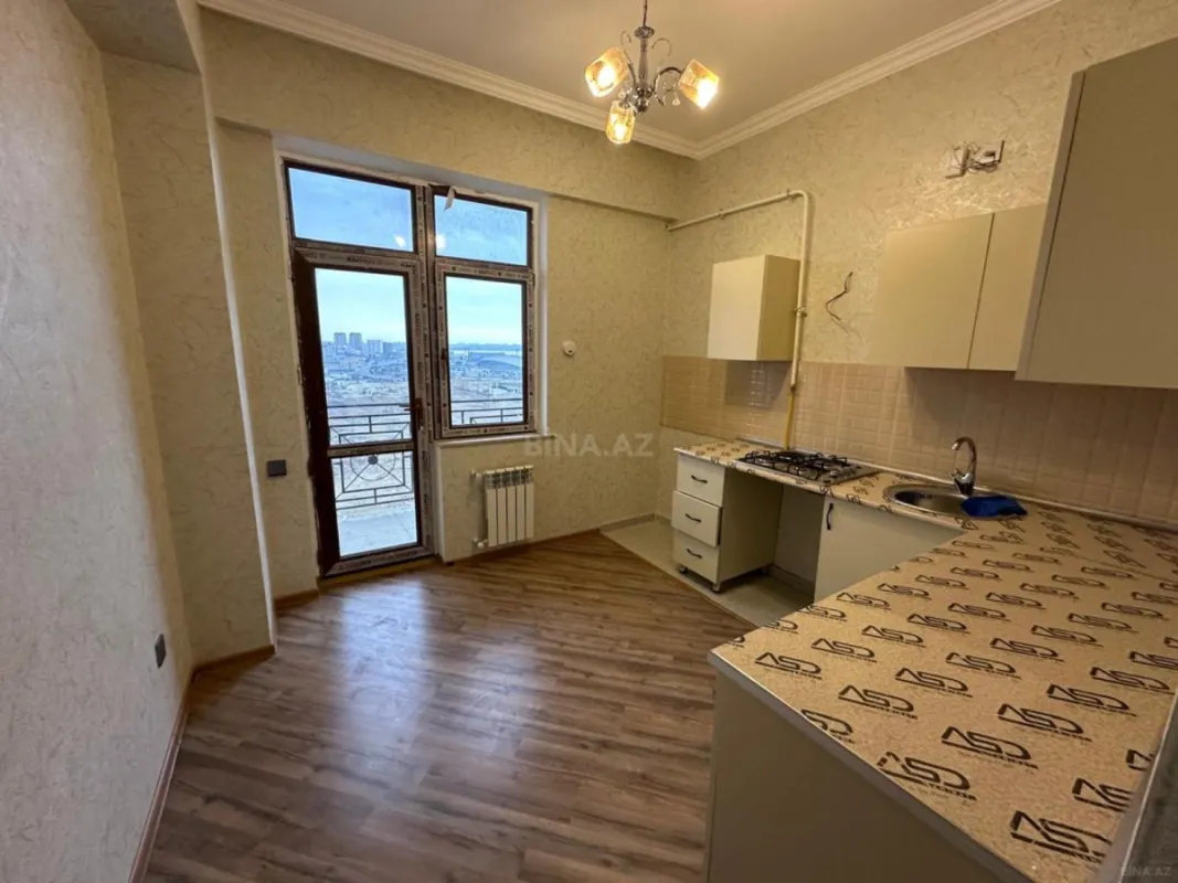 Satılır 2 otaqlı mənzil 83 m²