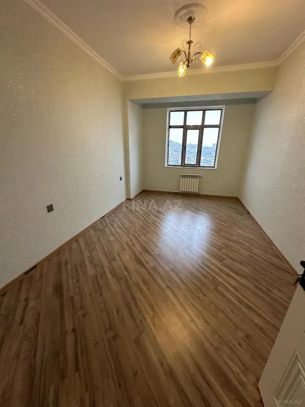 Satılır 2 otaqlı mənzil 83 m²