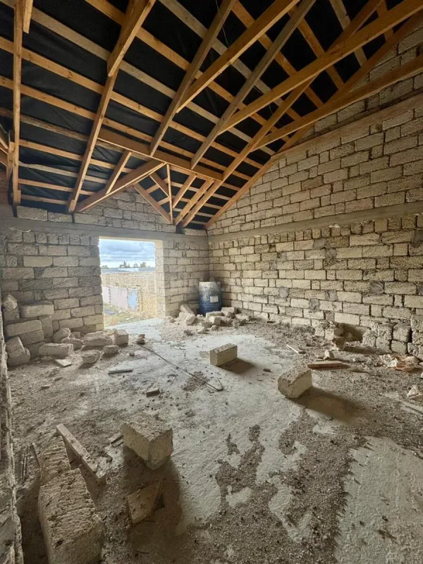 Satılır 6 otaqlı həyət evi 222 m²