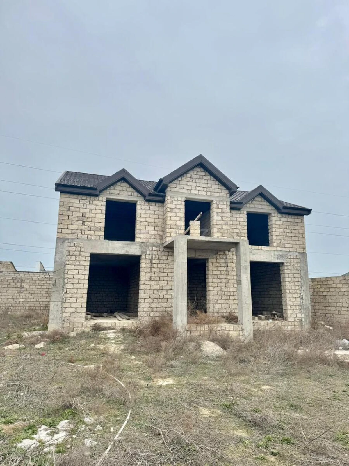 Satılır 6 otaqlı həyət evi 222 m²