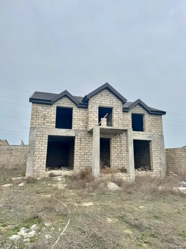 Satılır 6 otaqlı həyət evi 222 m²