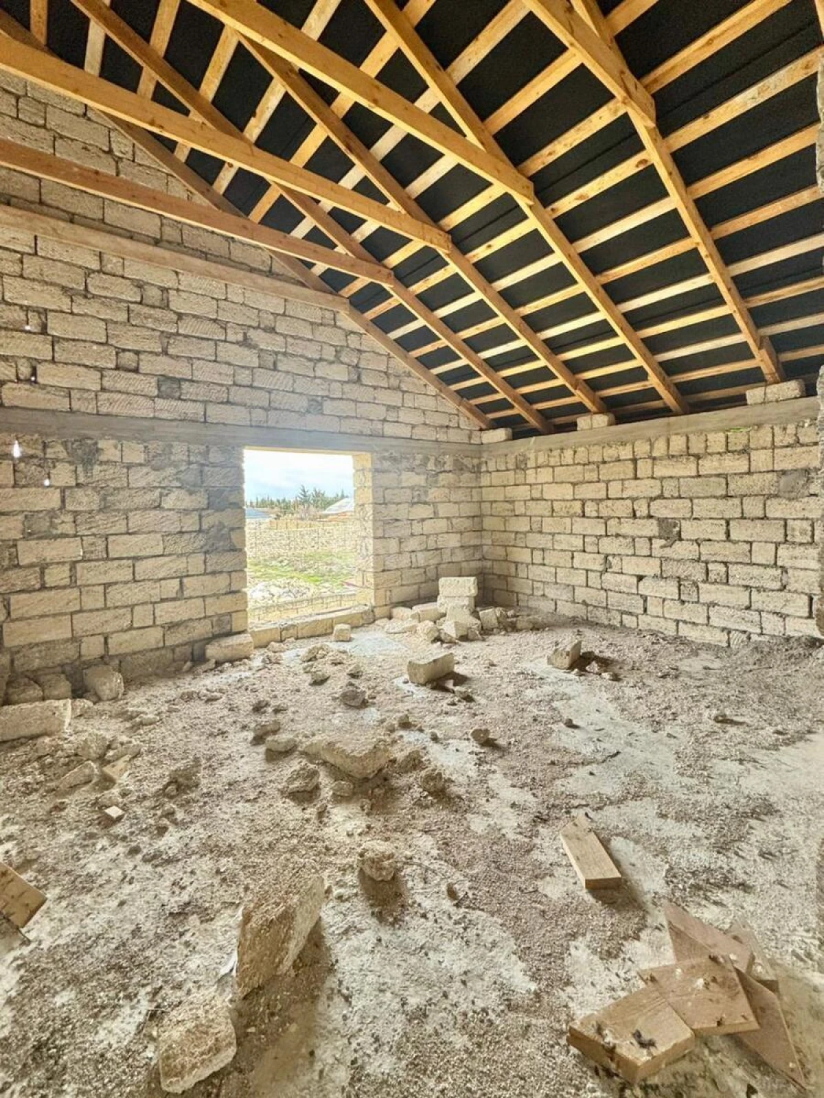 Satılır 6 otaqlı həyət evi 222 m²