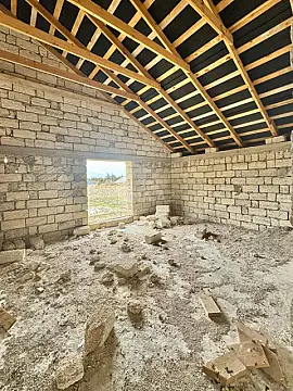 Satılır 6 otaqlı həyət evi 222 m²