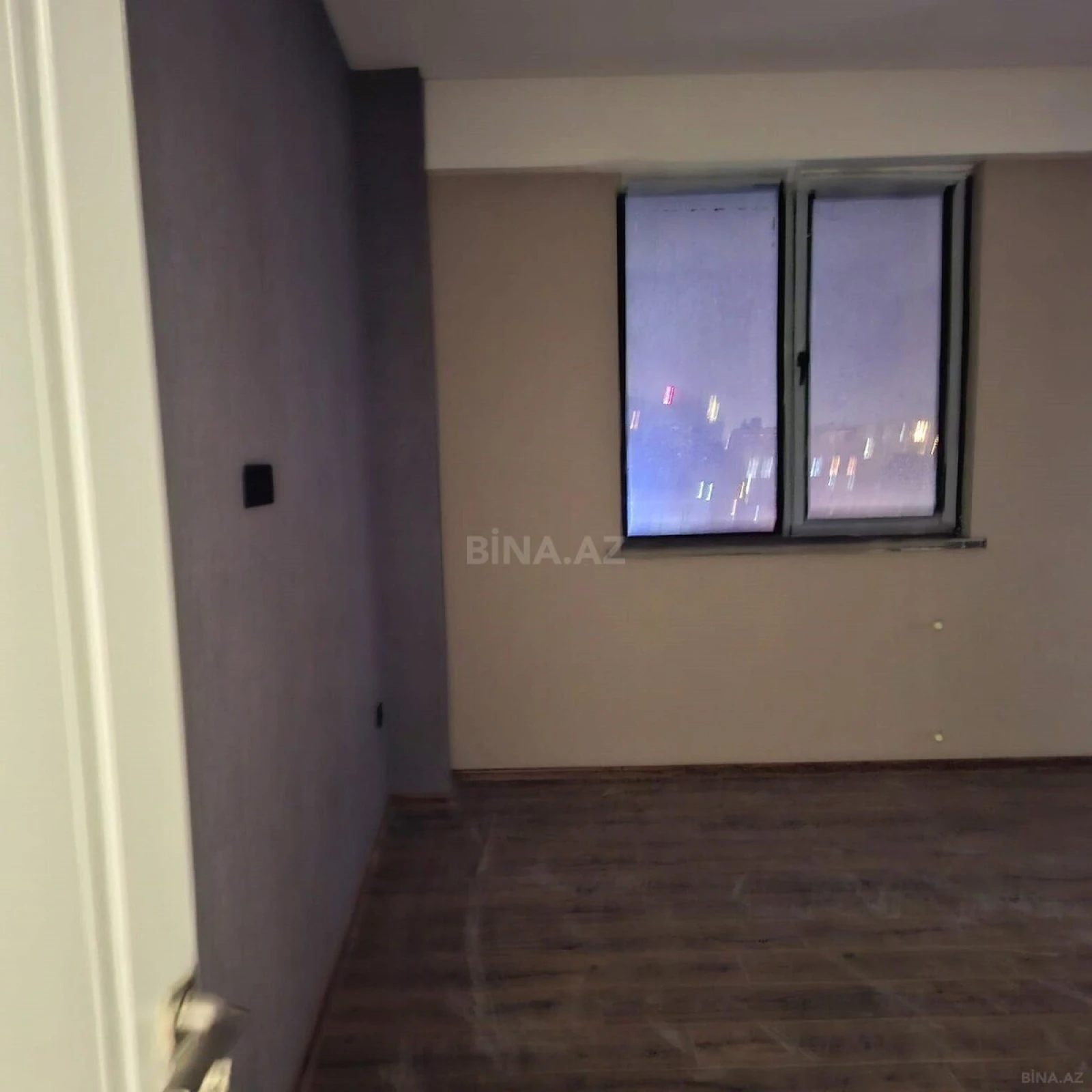 Satılır 2 otaqlı mənzil 92 m²