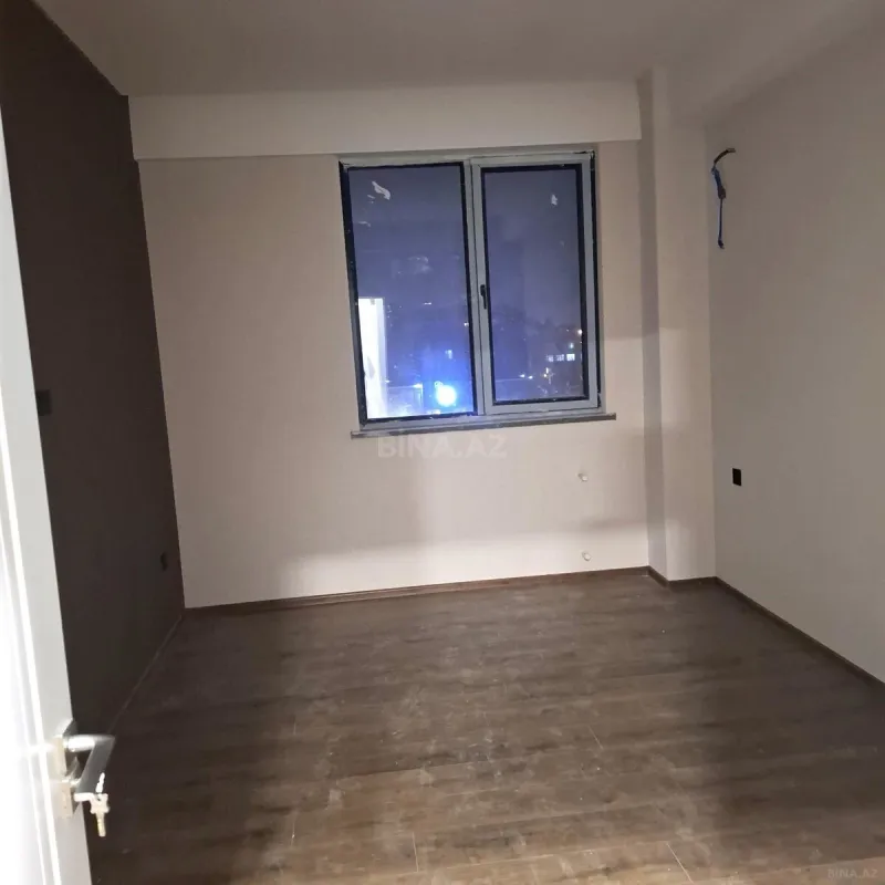 Satılır 2 otaqlı mənzil 92 m²