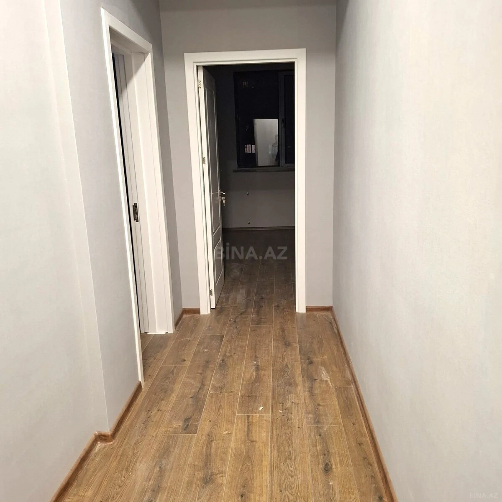 Satılır 2 otaqlı mənzil 92 m²