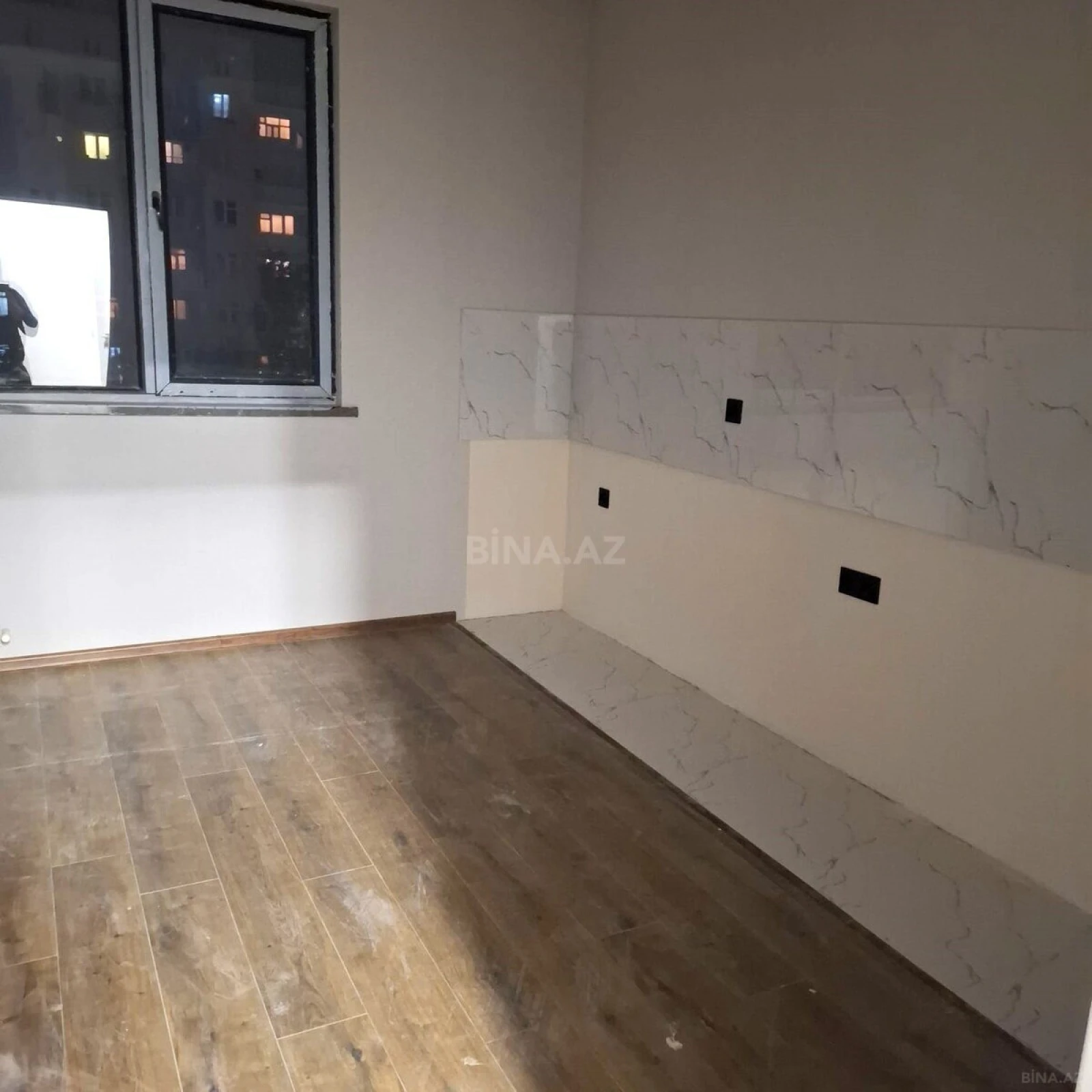 Satılır 2 otaqlı mənzil 92 m²