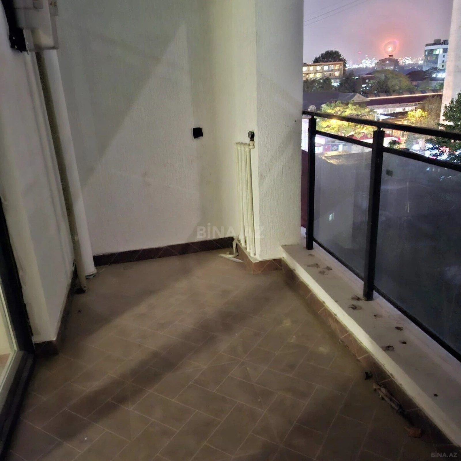 Satılır 2 otaqlı mənzil 92 m²