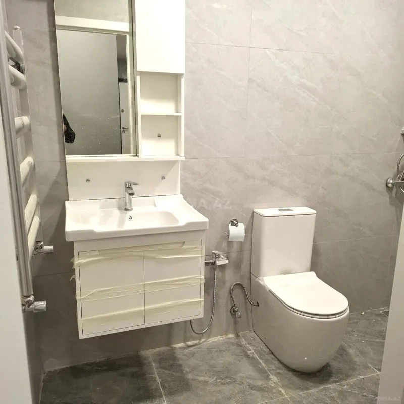 Satılır 2 otaqlı mənzil 92 m²