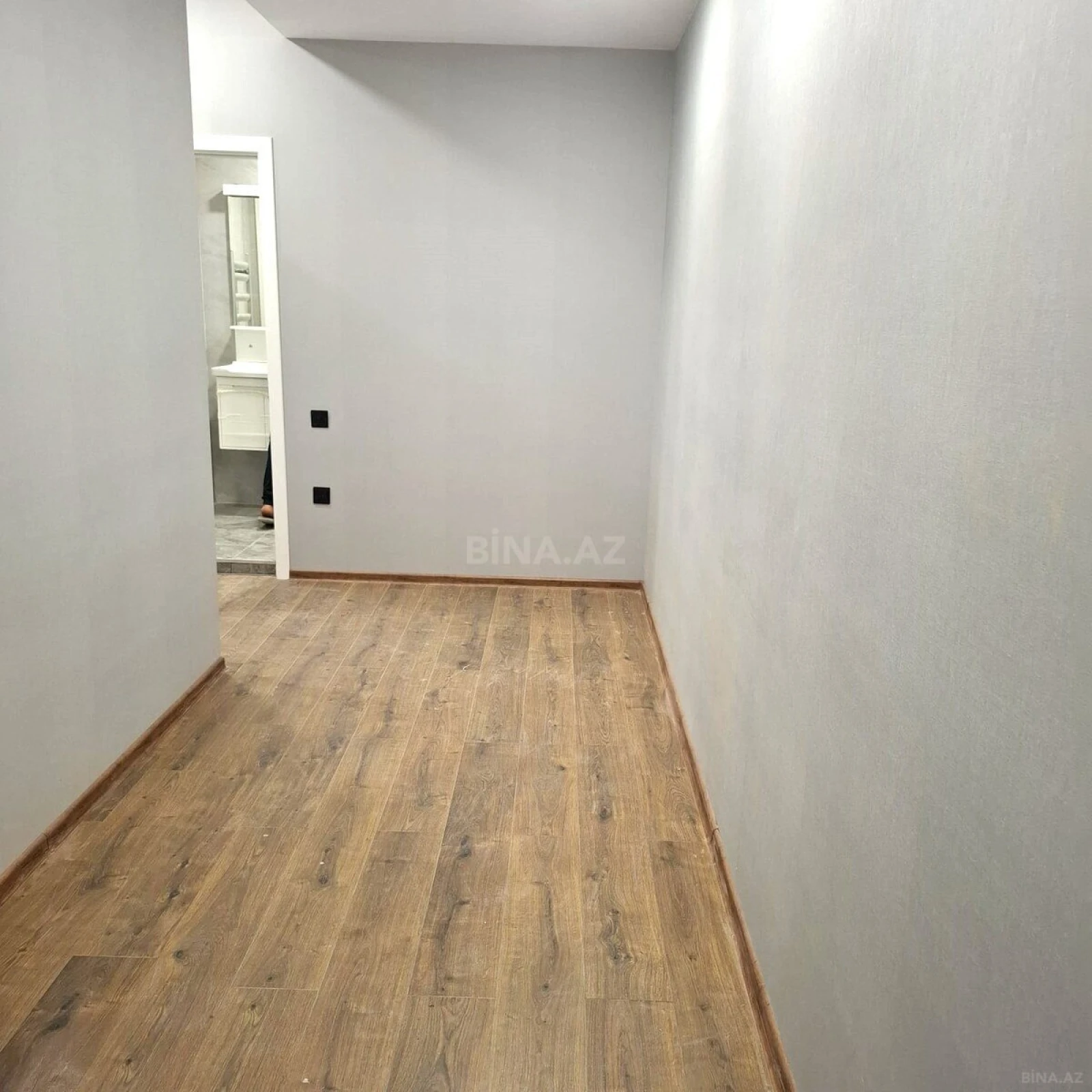 Satılır 2 otaqlı mənzil 92 m²