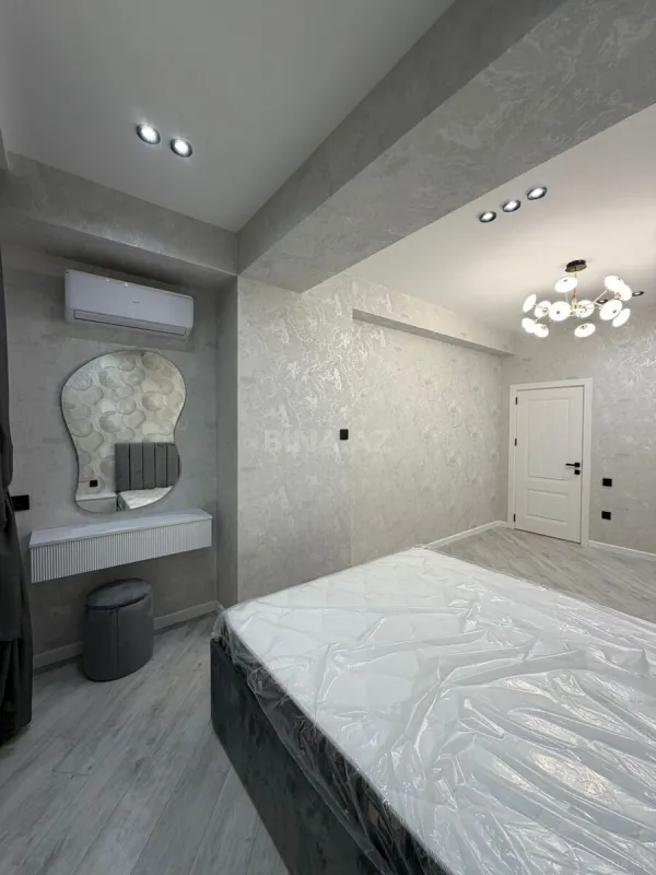 Satılır 3 otaqlı mənzil 107 m²