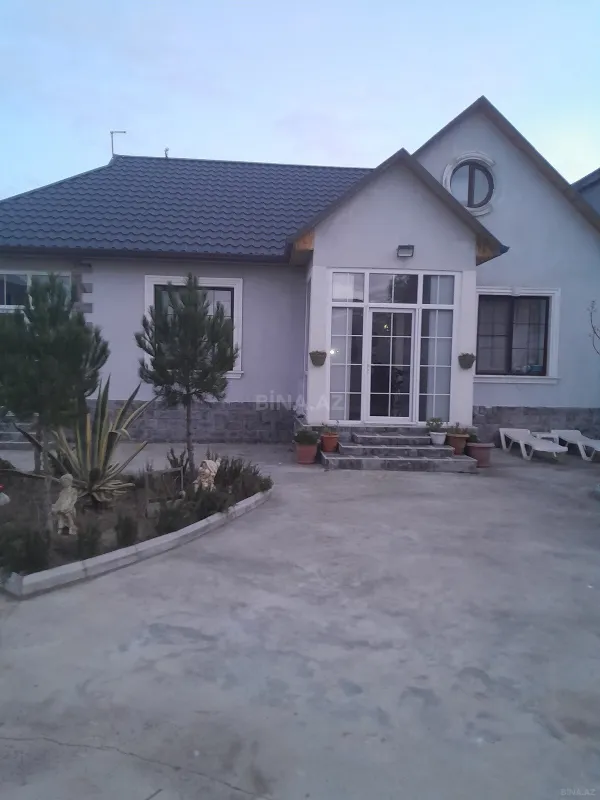 Kirayə verilir 4 otaqlı həyət evi 120 m²