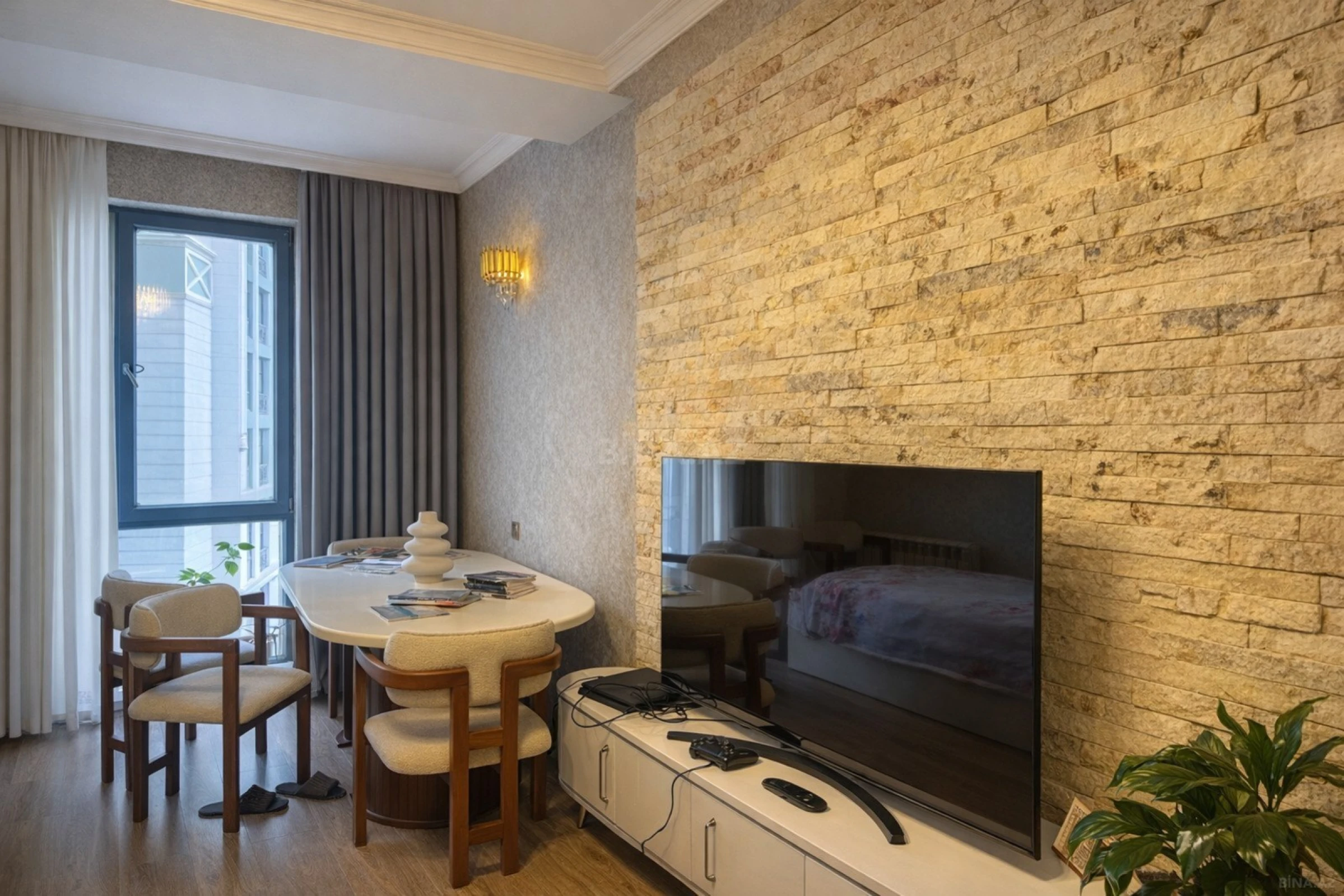 Satılır 4 otaqlı mənzil 120 m²