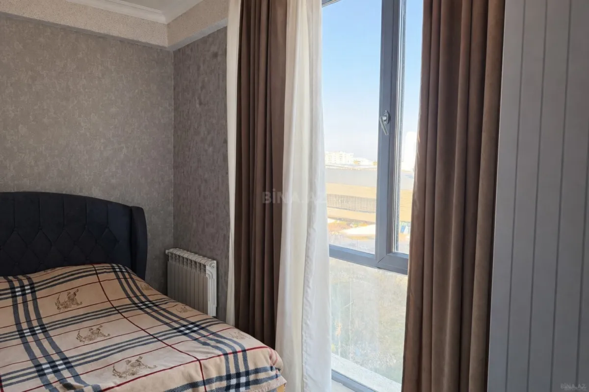 Satılır 4 otaqlı mənzil 120 m²