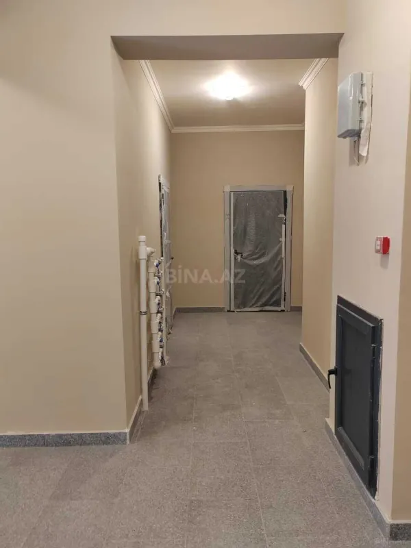 Satılır 4 otaqlı mənzil 143 m²