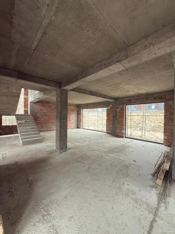 Satılır 6 otaqlı həyət evi 360 m²