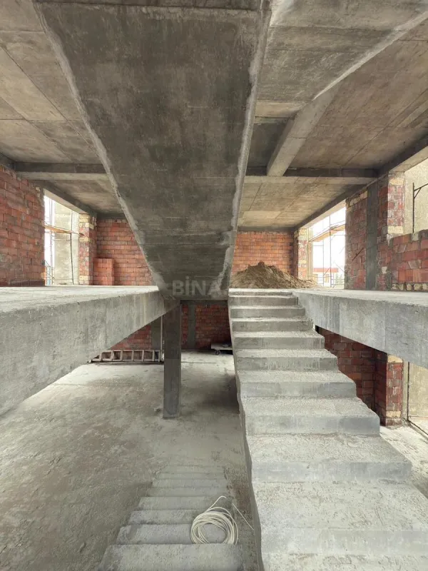 Satılır 6 otaqlı həyət evi 360 m²