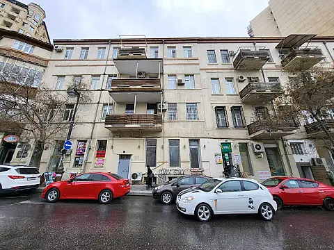 Kirayə verilir 3 otaqlı ofis 100 m² — Bakı 3 otaq 100.00 m²