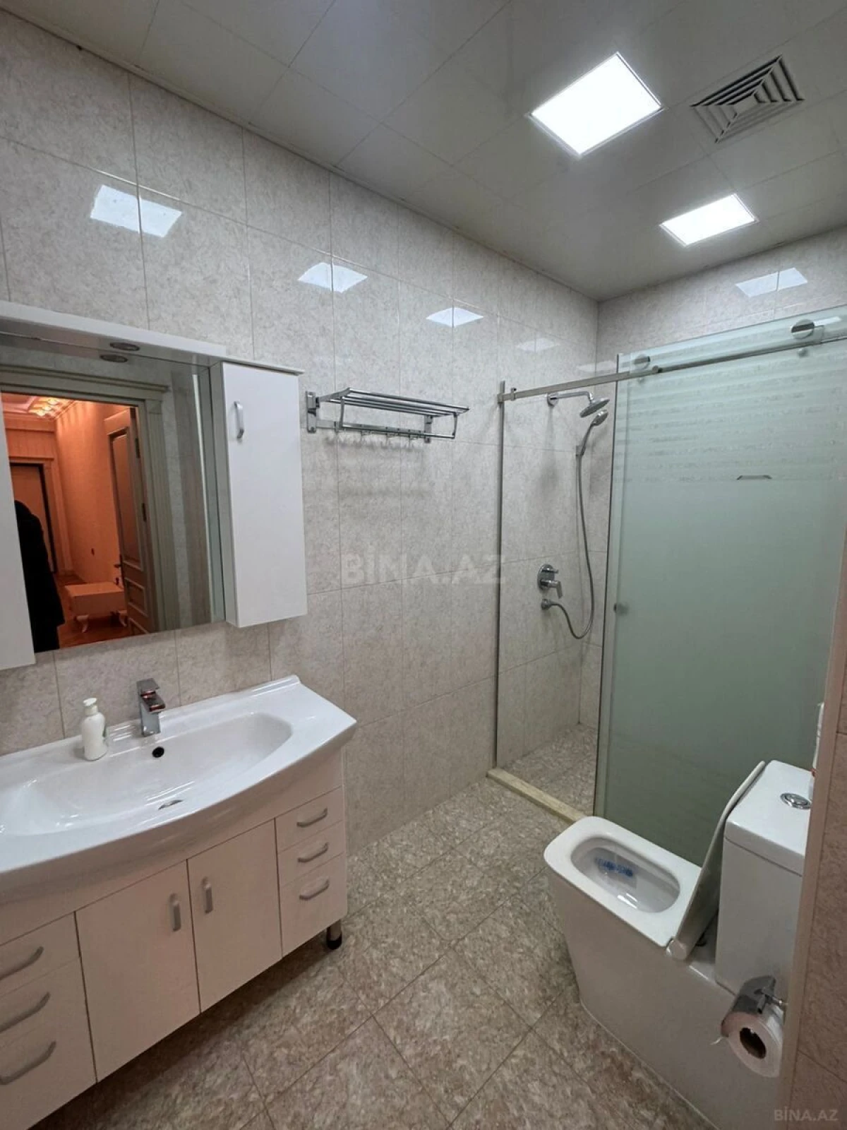 Satılır 2 otaqlı mənzil 70 m²