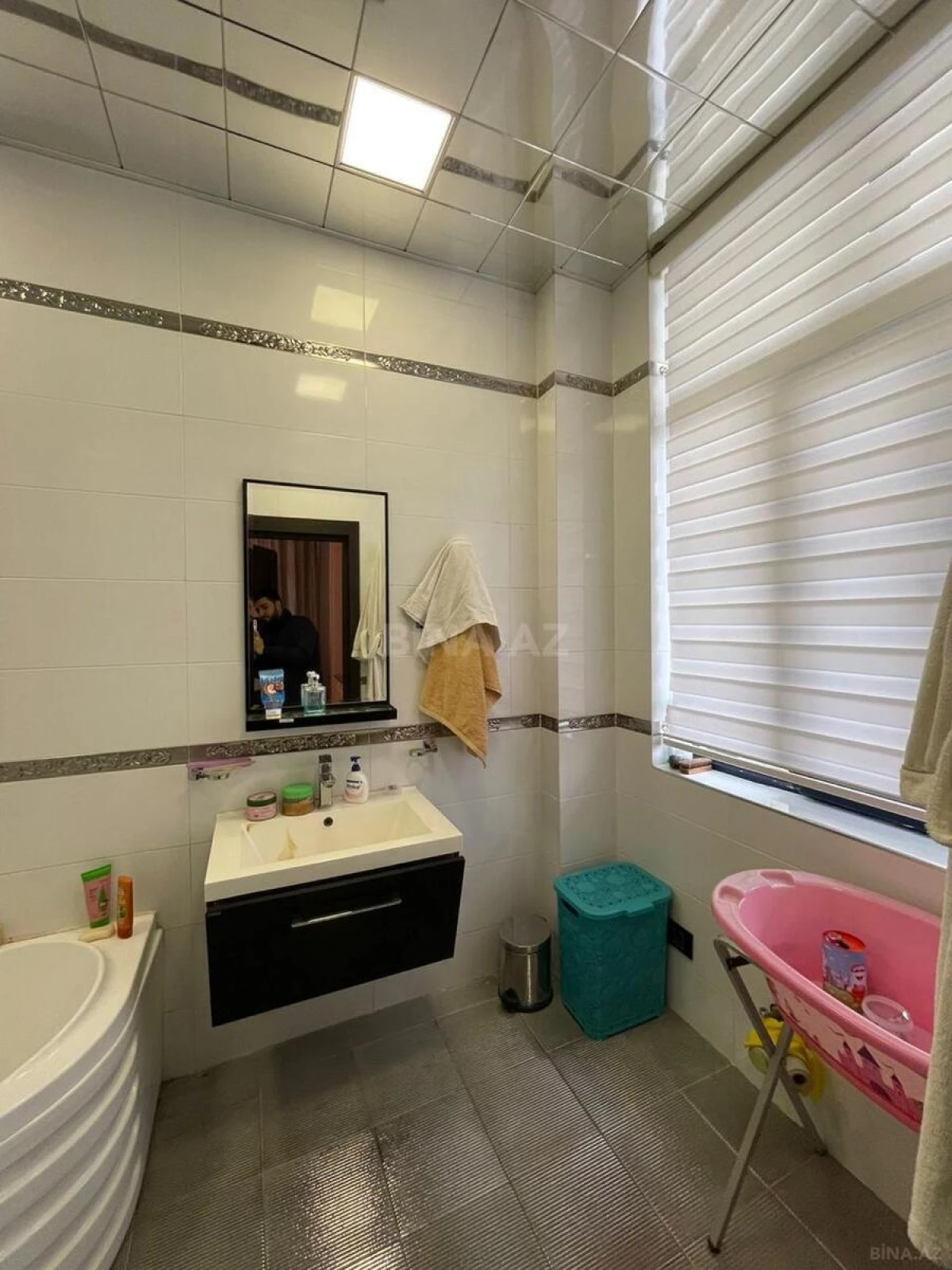 Satılır 5 otaqlı mənzil 230 m²