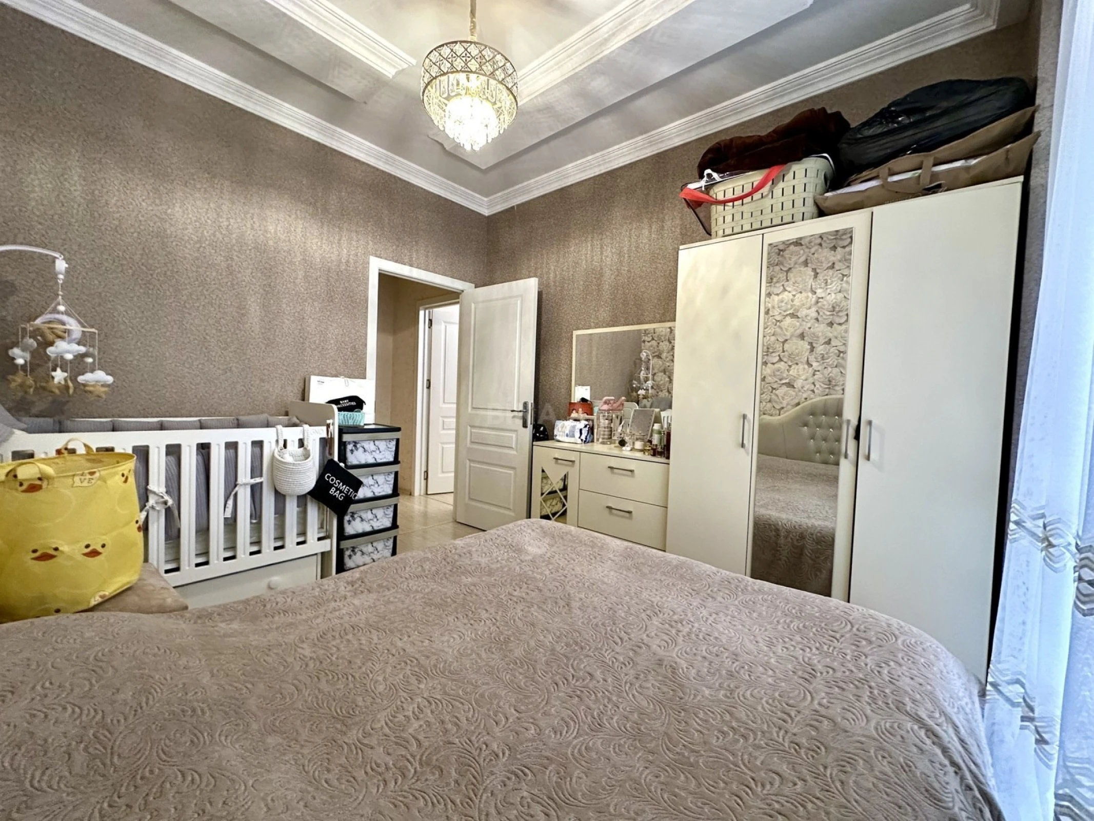 Satılır 2 otaqlı mənzil 90 m²