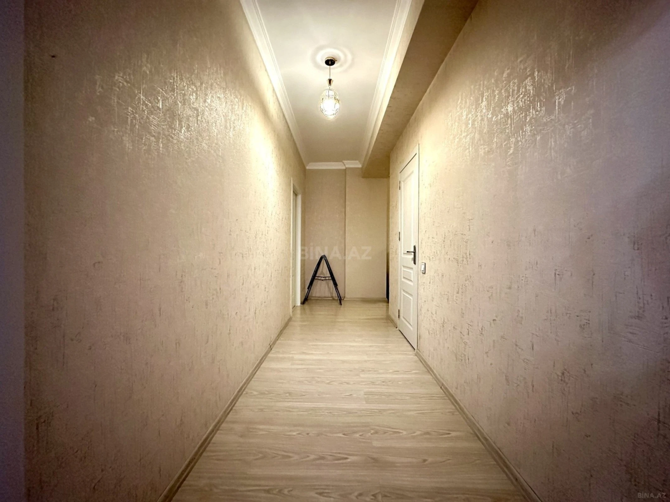 Satılır 2 otaqlı mənzil 90 m²