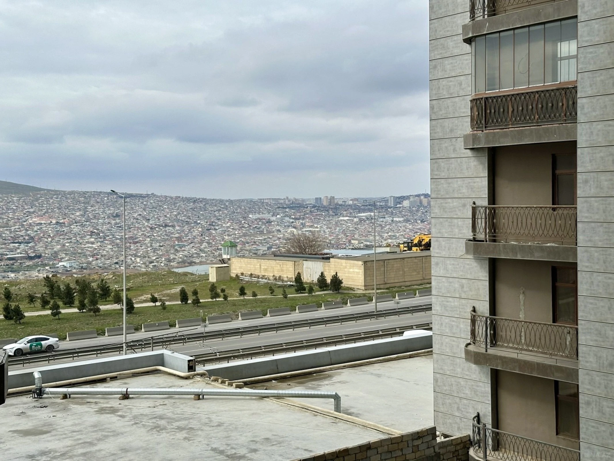 Satılır 2 otaqlı mənzil 90 m²