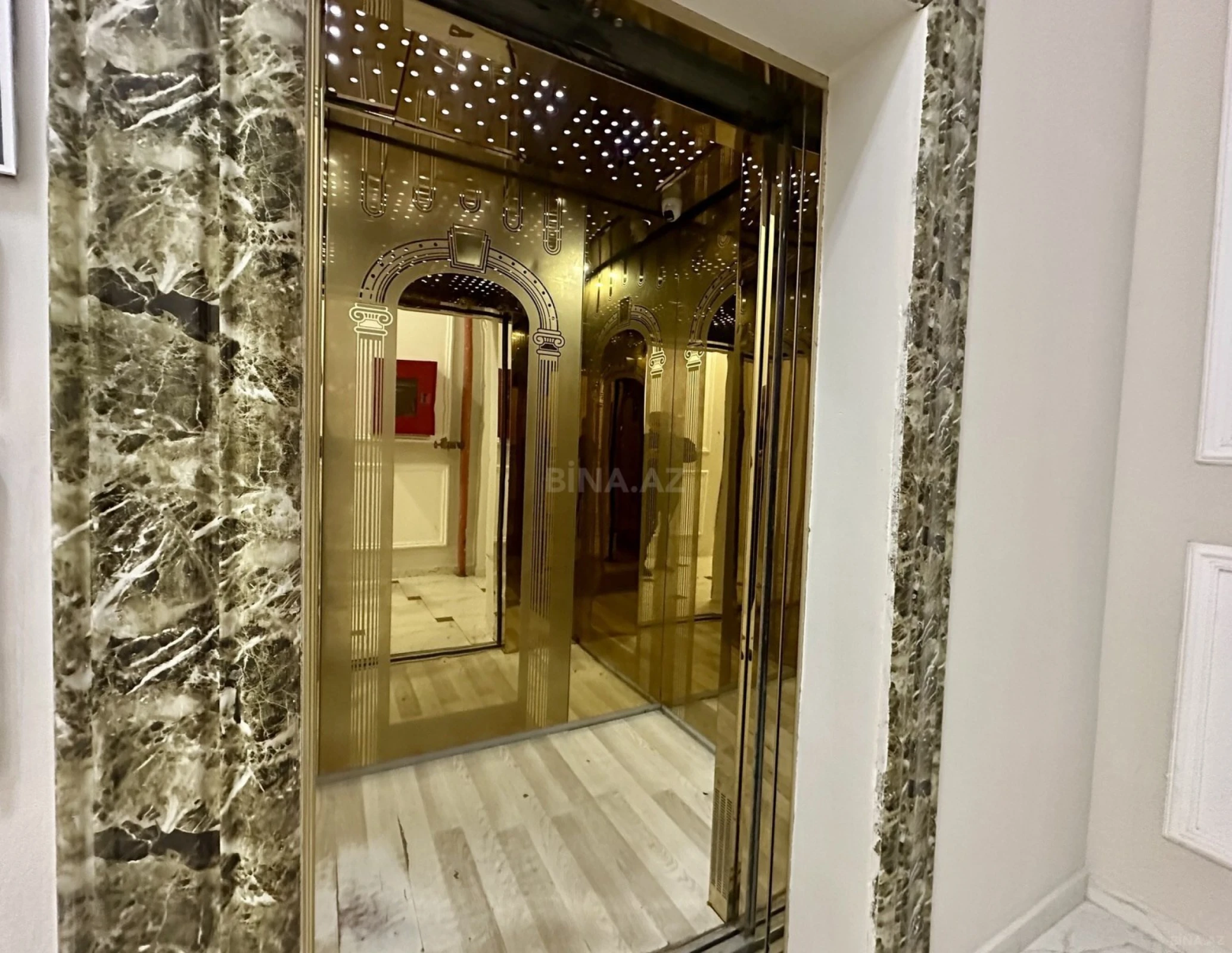 Satılır 2 otaqlı mənzil 90 m²
