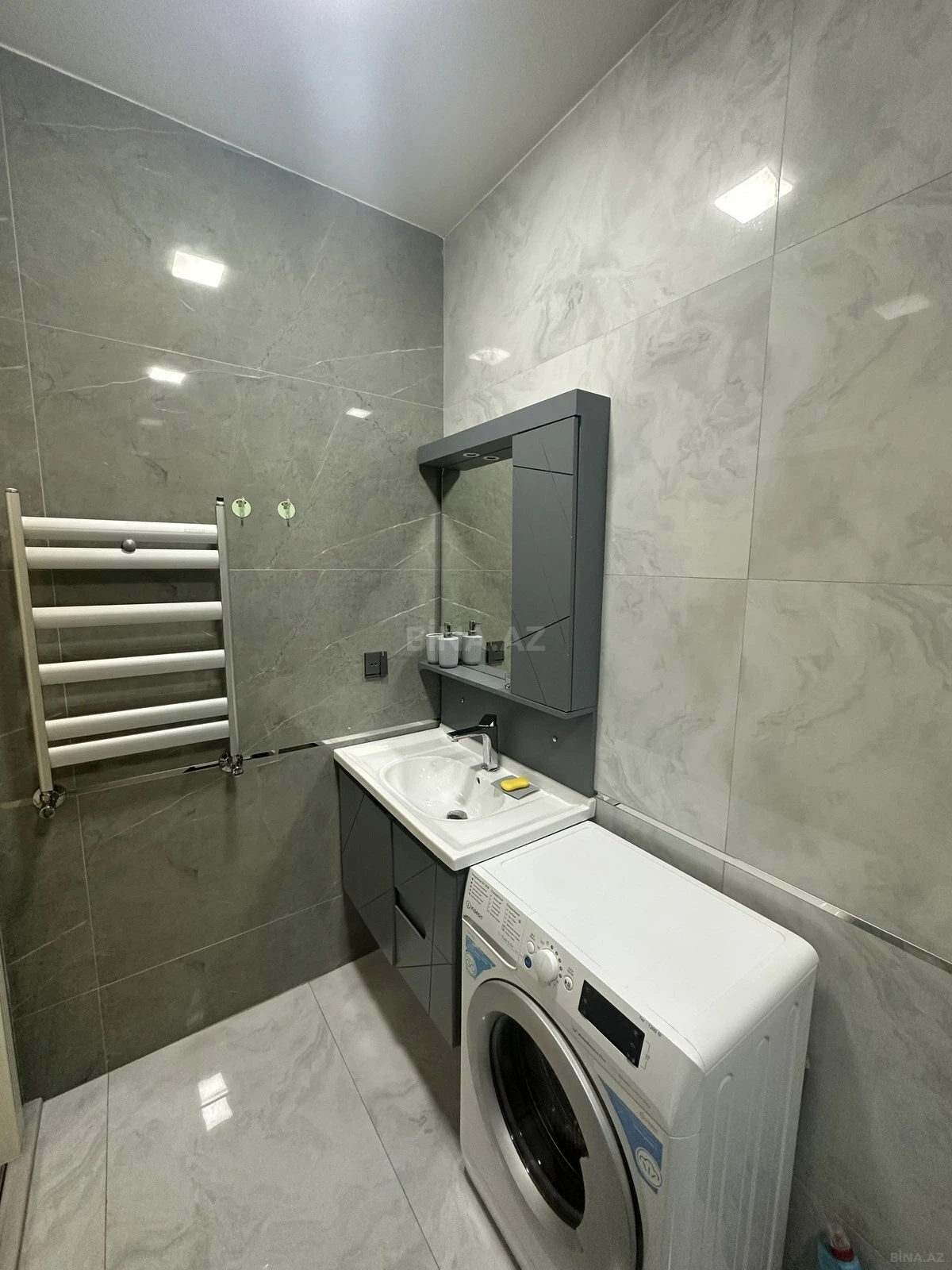 Satılır 2 otaqlı mənzil 64 m²