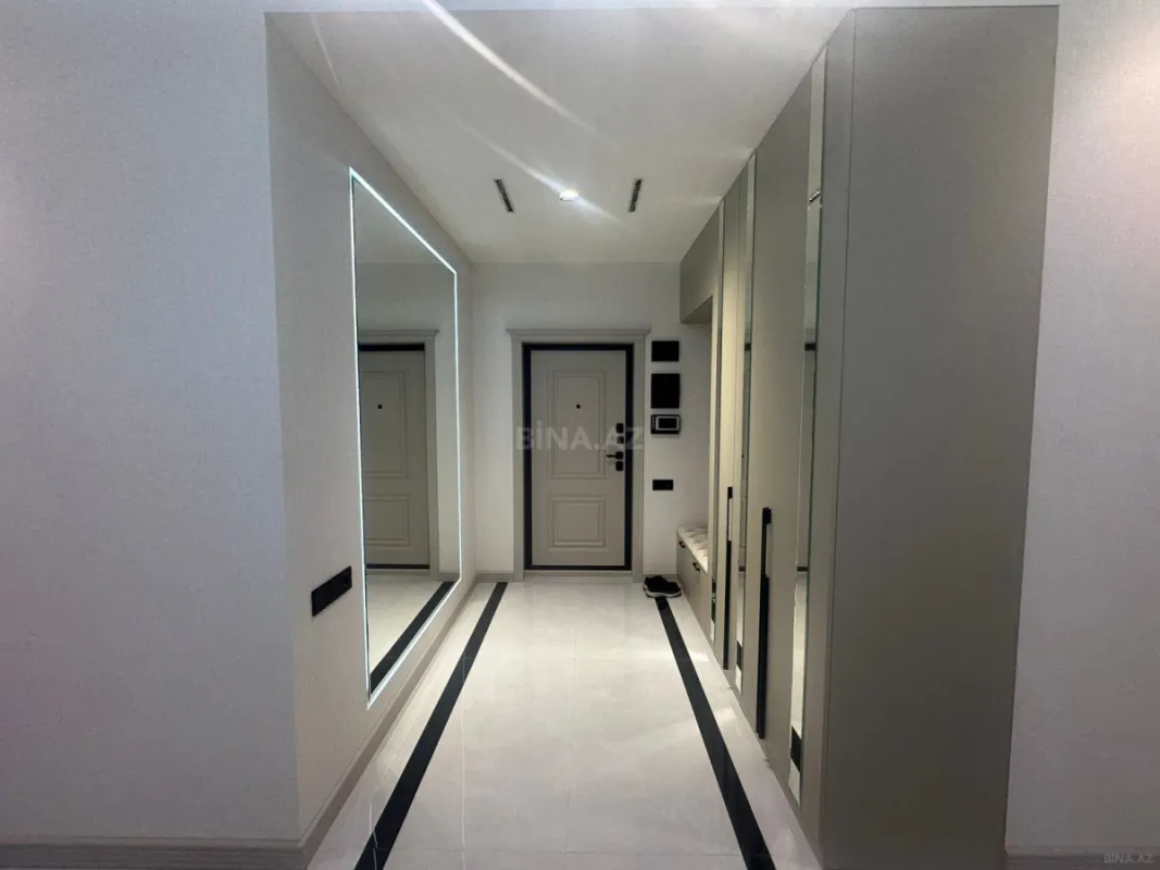 Satılır 3 otaqlı mənzil 148 m²