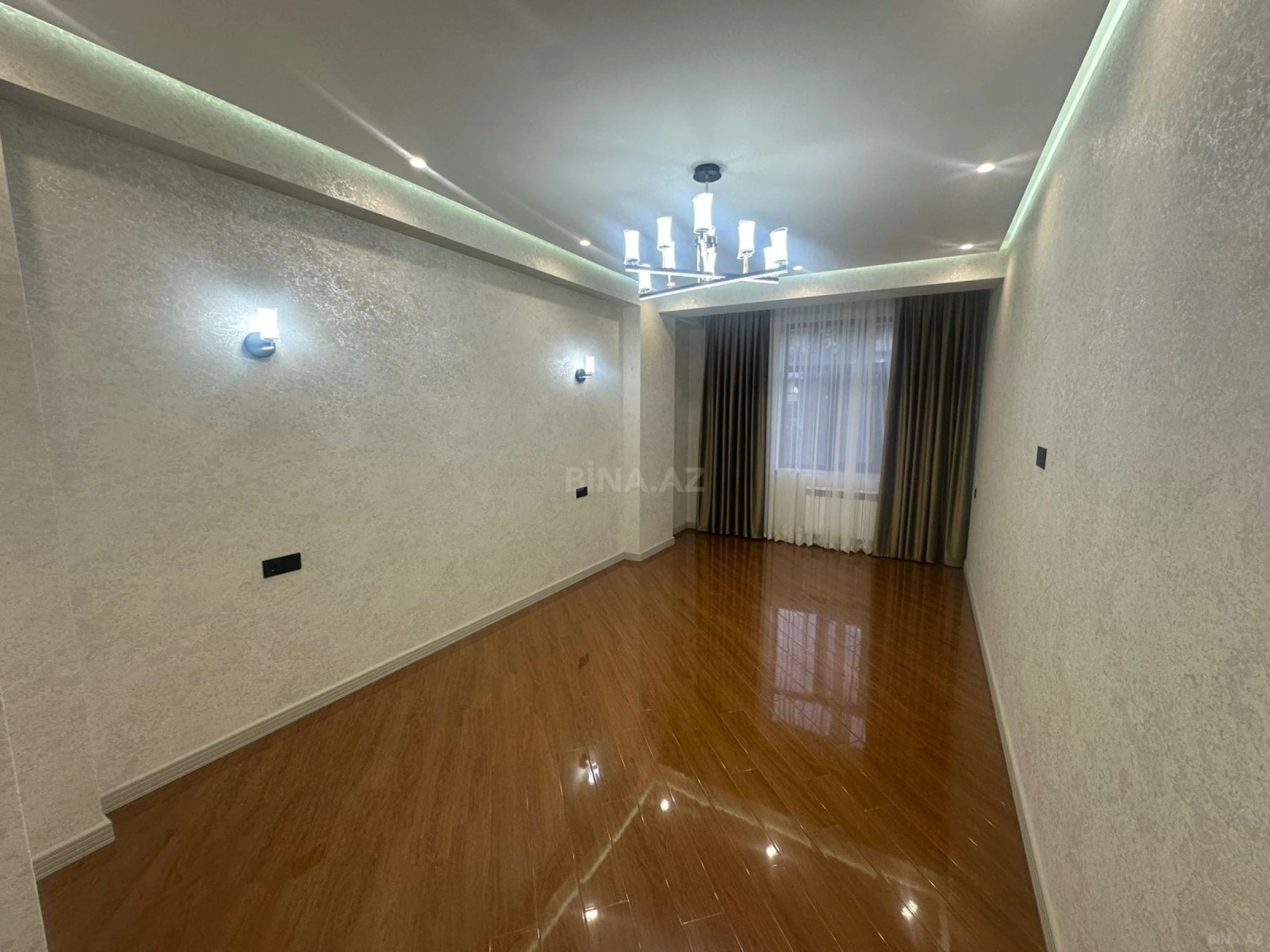 Satılır 3 otaqlı mənzil 148 m²