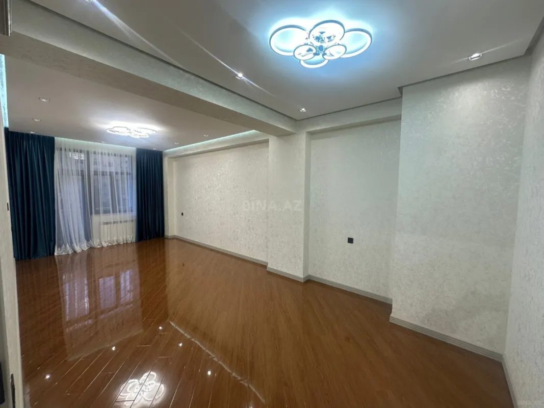 Satılır 3 otaqlı mənzil 148 m²