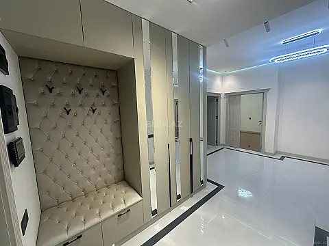 Satılır 3 otaqlı mənzil 148 m²