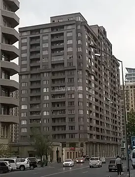 Satılır 4 otaqlı mənzil 190 m² — Bakı 4 otaq 190.00 m²
