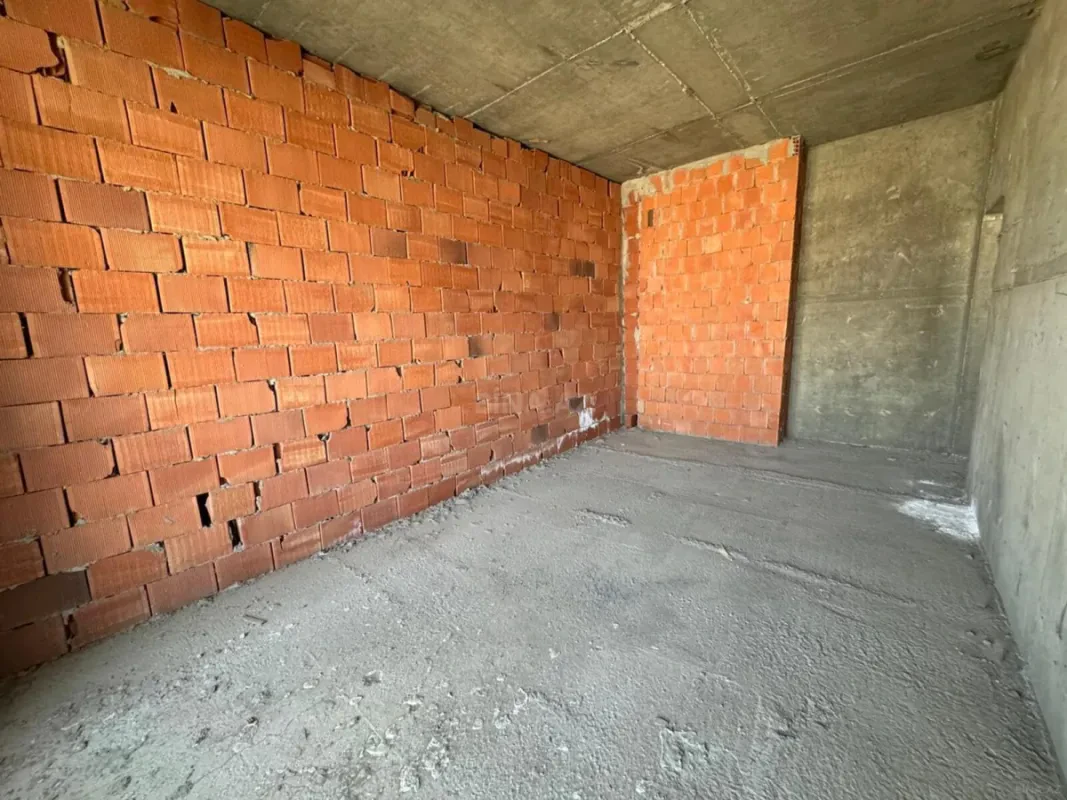 Satılır 4 otaqlı mənzil 160 m²