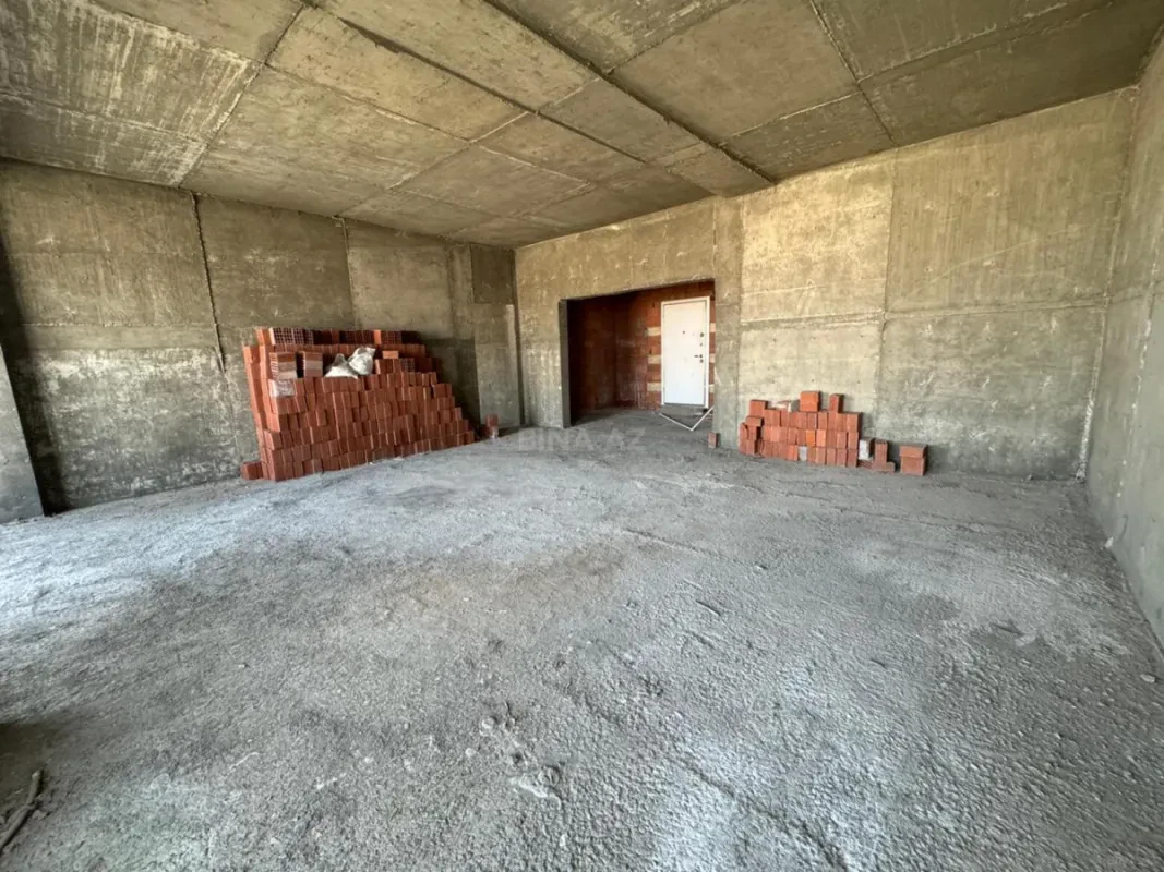Satılır 4 otaqlı mənzil 160 m²