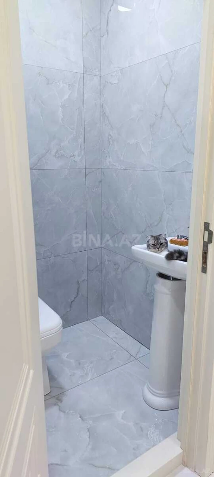 Satılır 4 otaqlı mənzil 140 m²