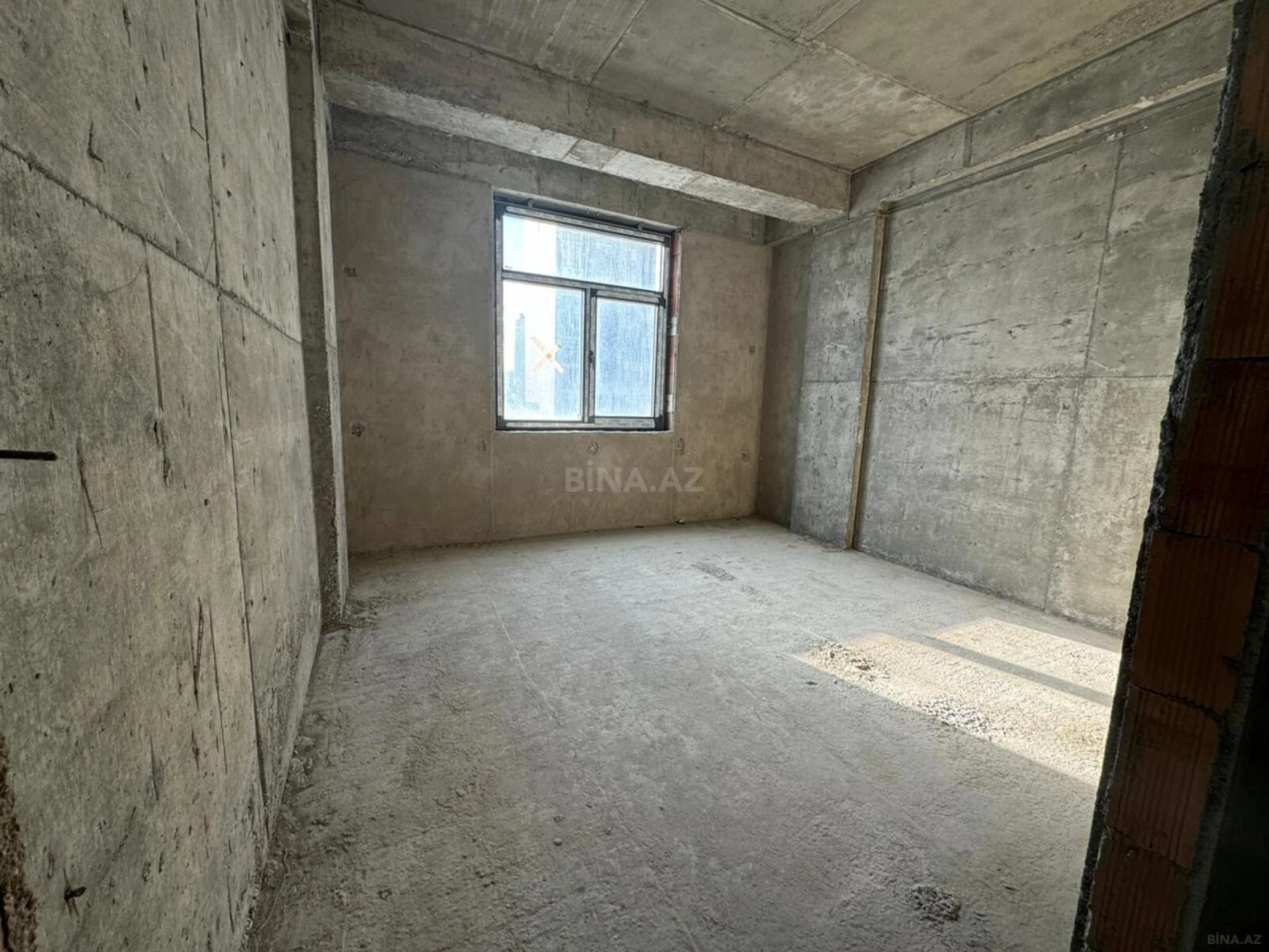 Satılır 3 otaqlı mənzil 111 m²
