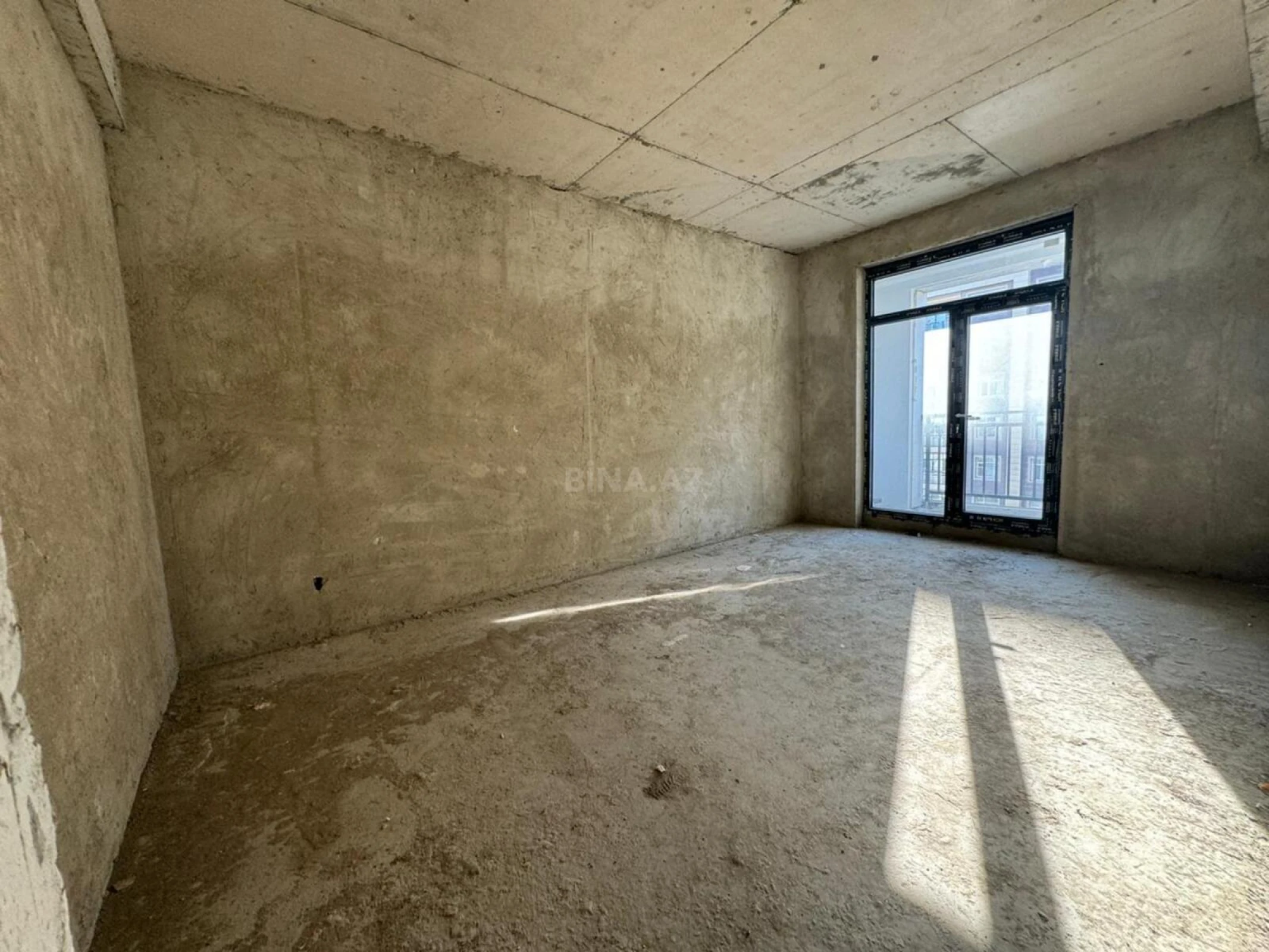 Satılır 3 otaqlı mənzil 136 m²