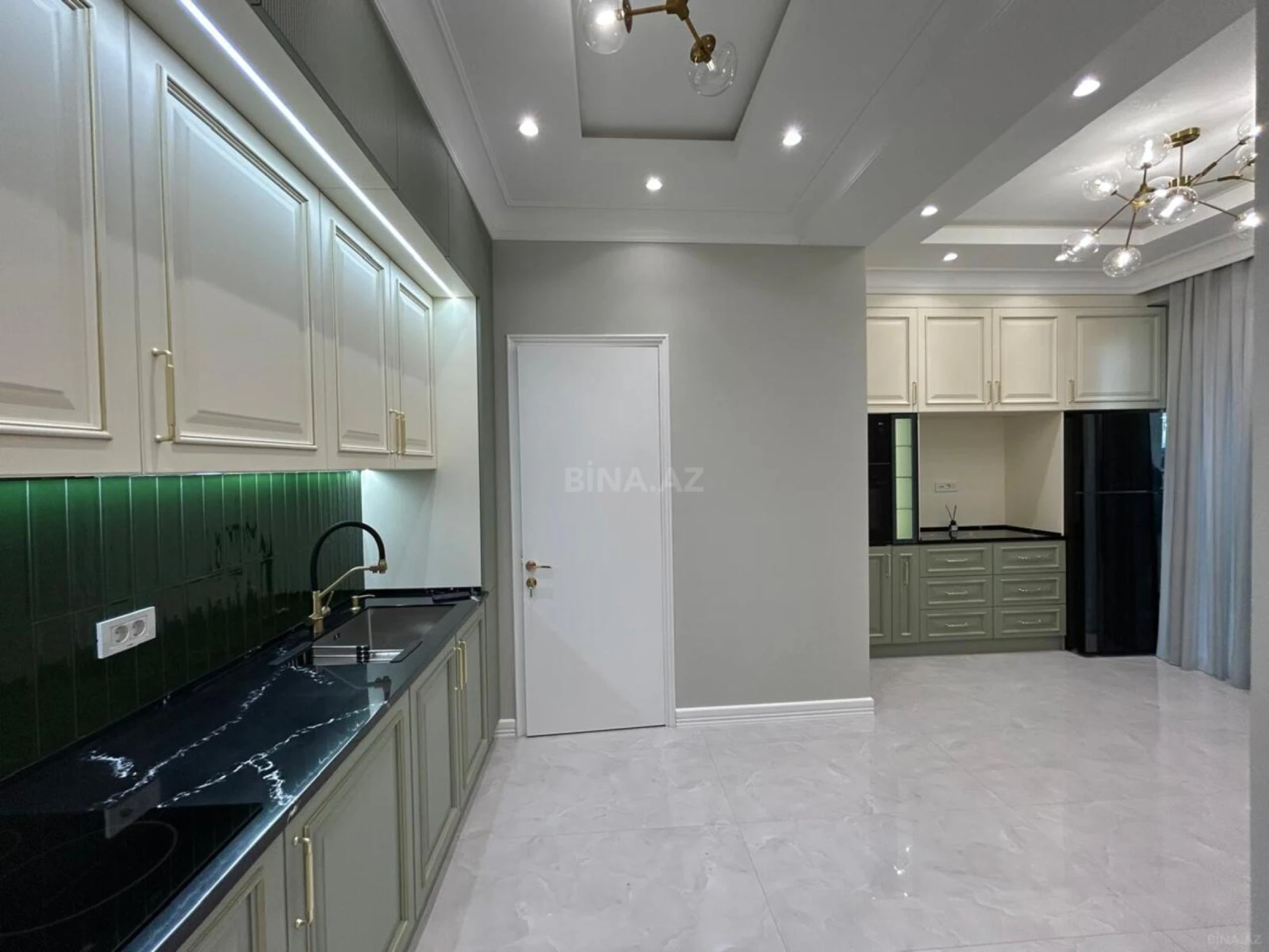Satılır 4 otaqlı mənzil 170 m²