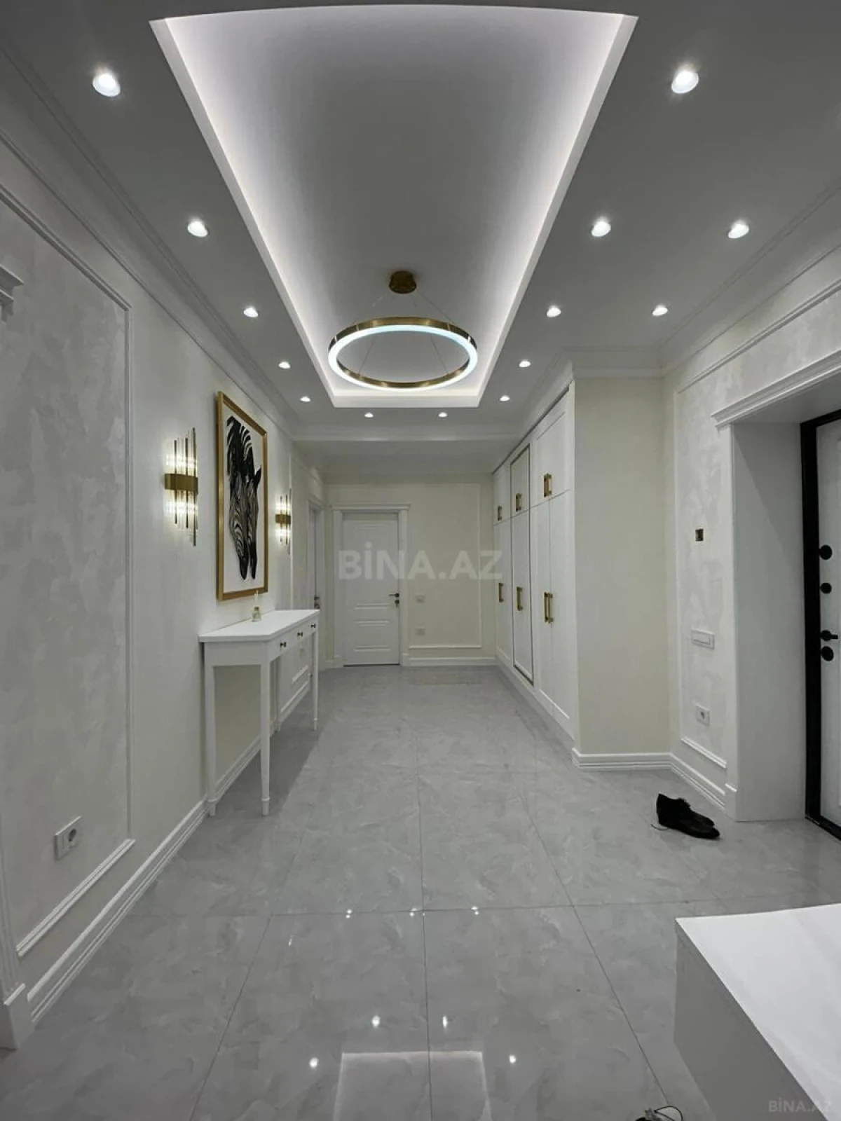 Satılır 4 otaqlı mənzil 170 m²