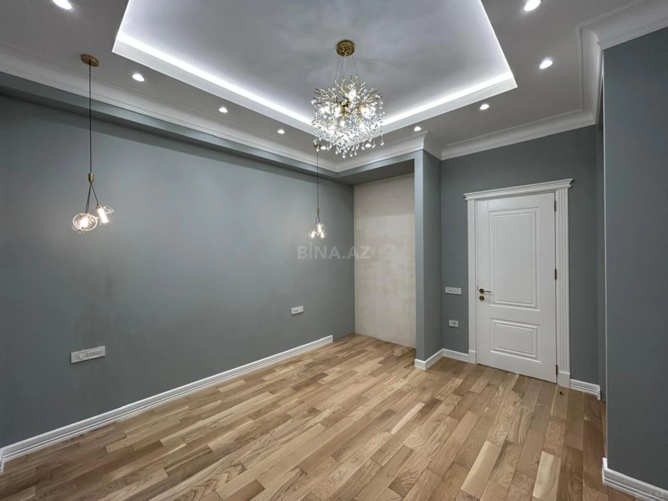Satılır 4 otaqlı mənzil 170 m²