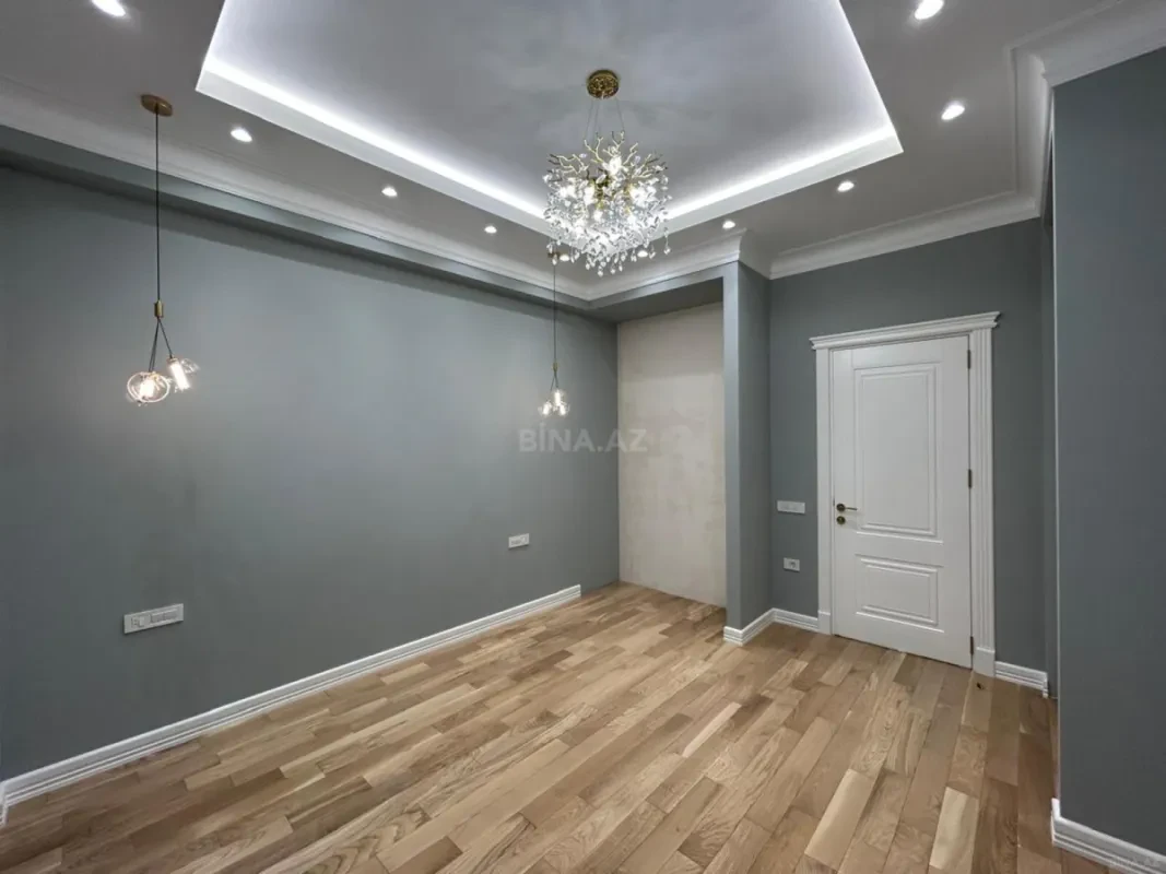 Satılır 4 otaqlı mənzil 170 m²