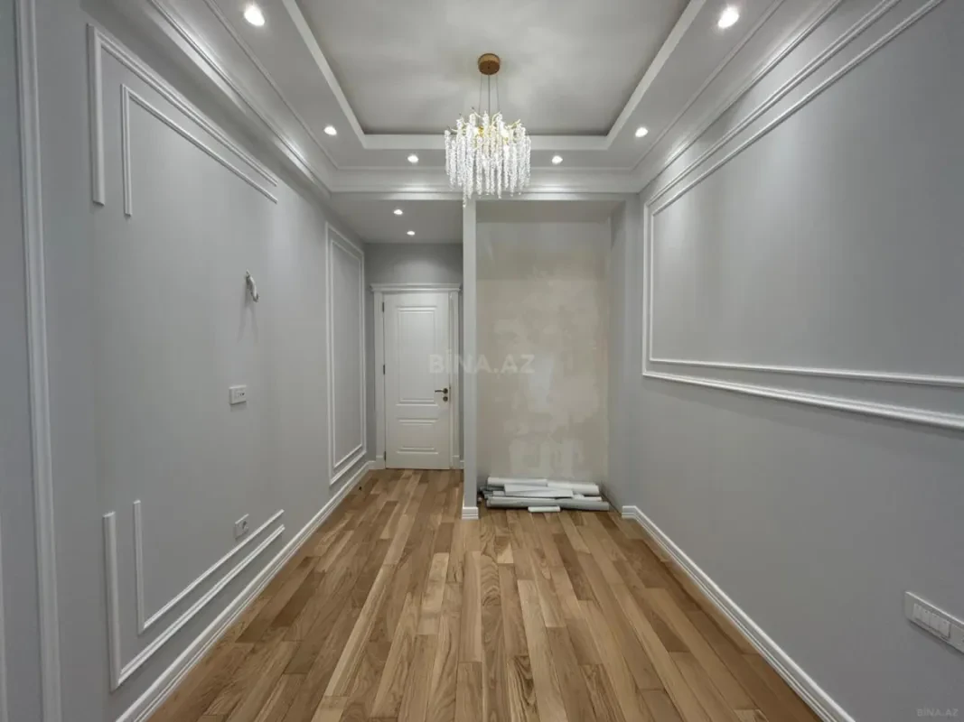 Satılır 4 otaqlı mənzil 170 m²