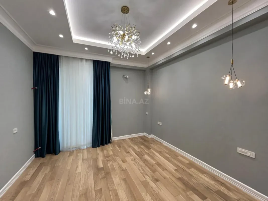 Satılır 4 otaqlı mənzil 170 m²