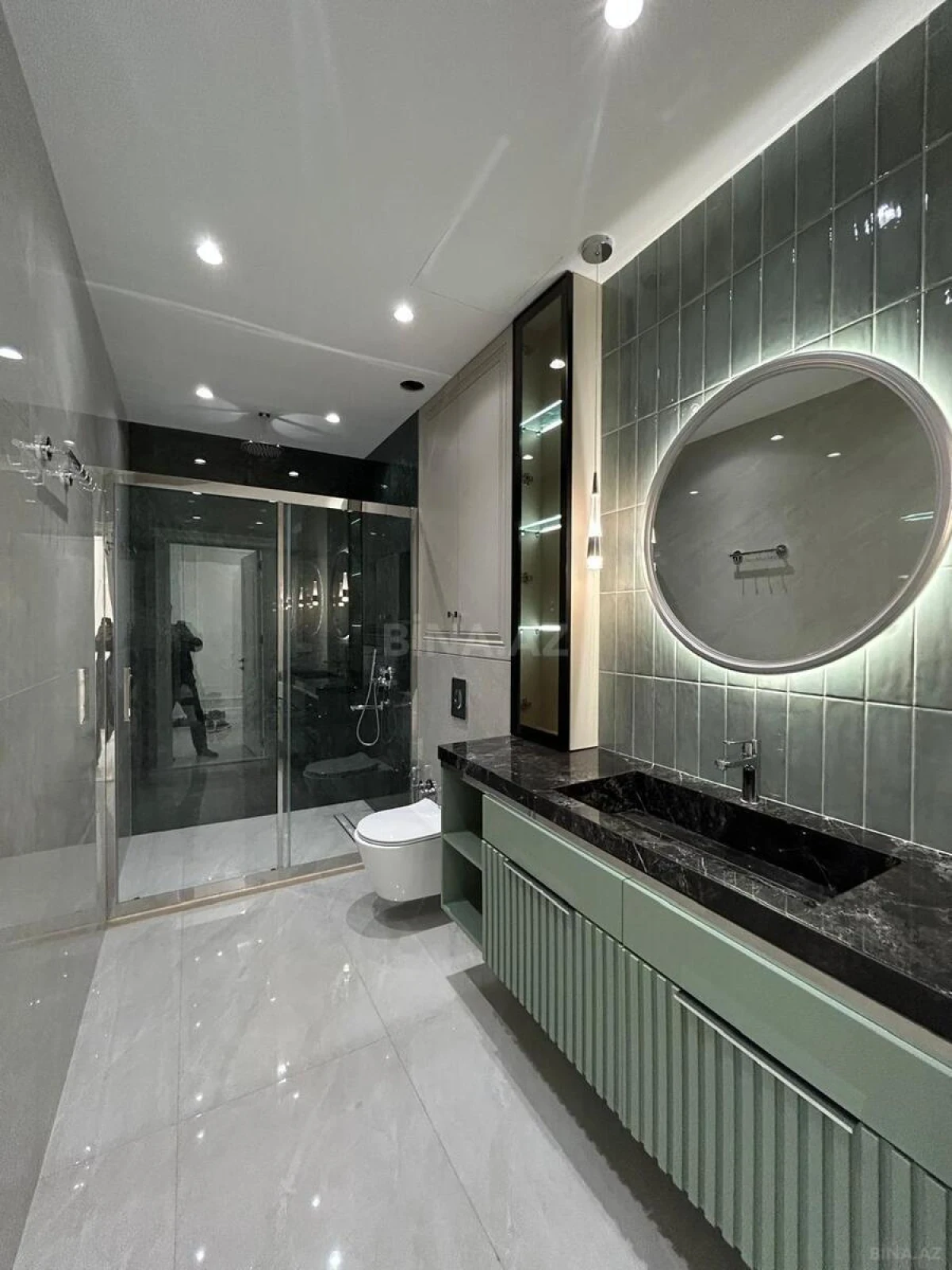 Satılır 4 otaqlı mənzil 170 m²