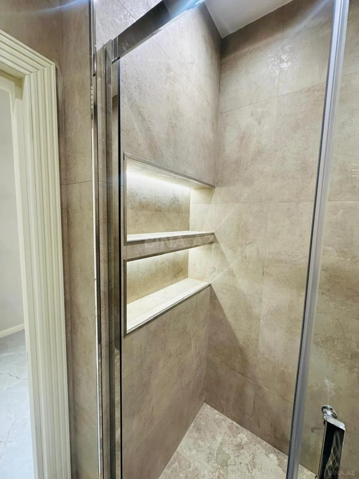 Satılır 2 otaqlı mənzil 72 m²