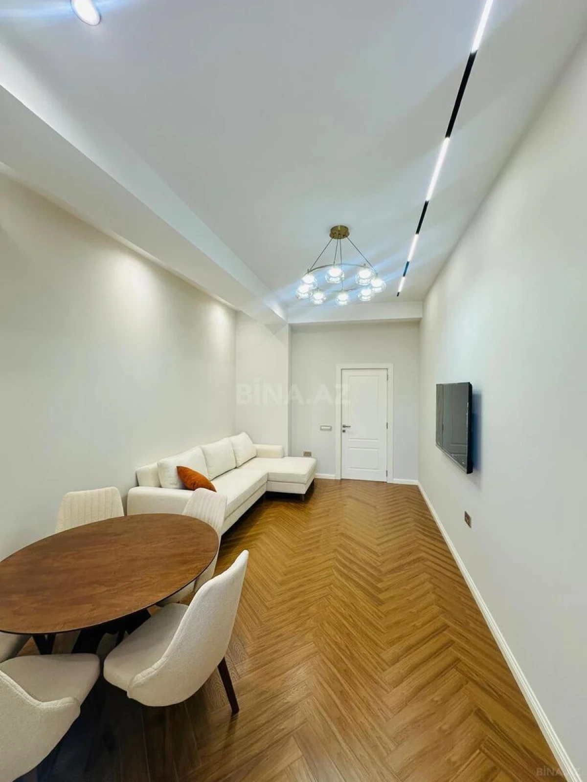 Satılır 2 otaqlı mənzil 72 m²